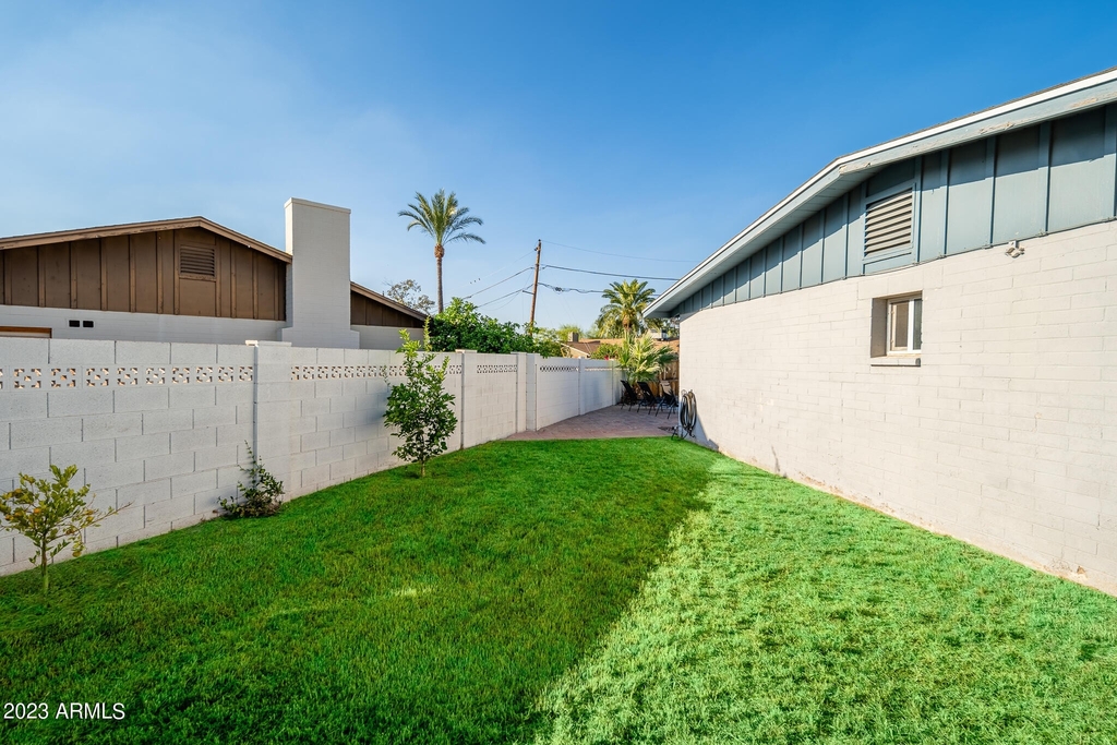 1102 E Redondo Circle - Photo 25