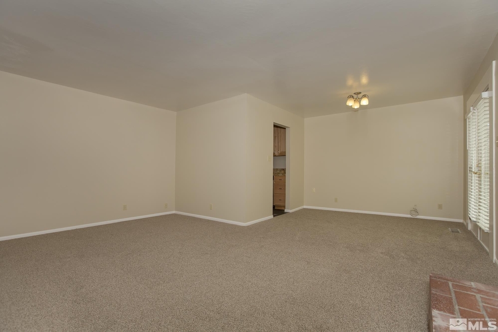 1855 Prince Way - Photo 3