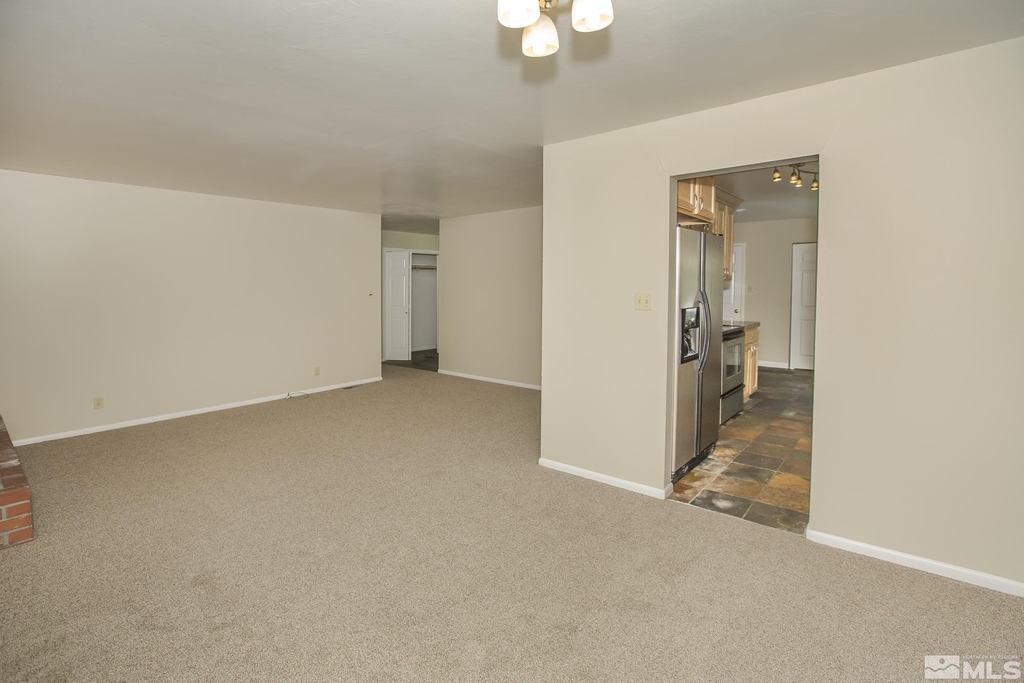 1855 Prince Way - Photo 4