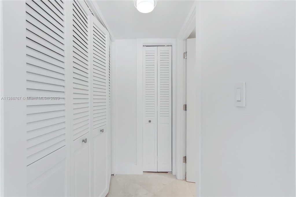 6039 Collins Ave - Photo 16