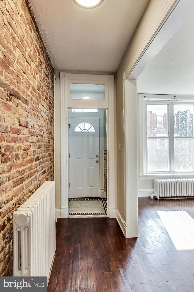 621 Harvard Street Nw - Photo 2