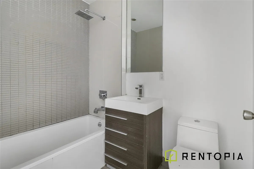 106 Meserole Street - Photo 6