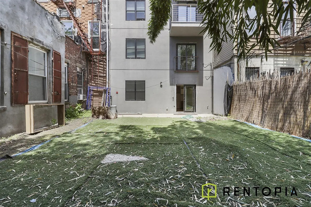 106 Meserole Street - Photo 7