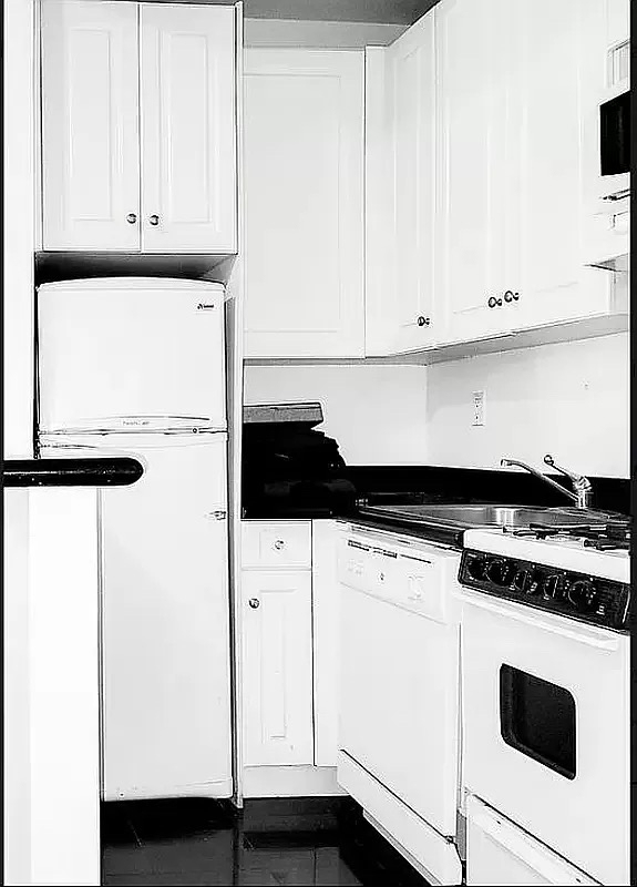 417 West 56th Street - Photo 3