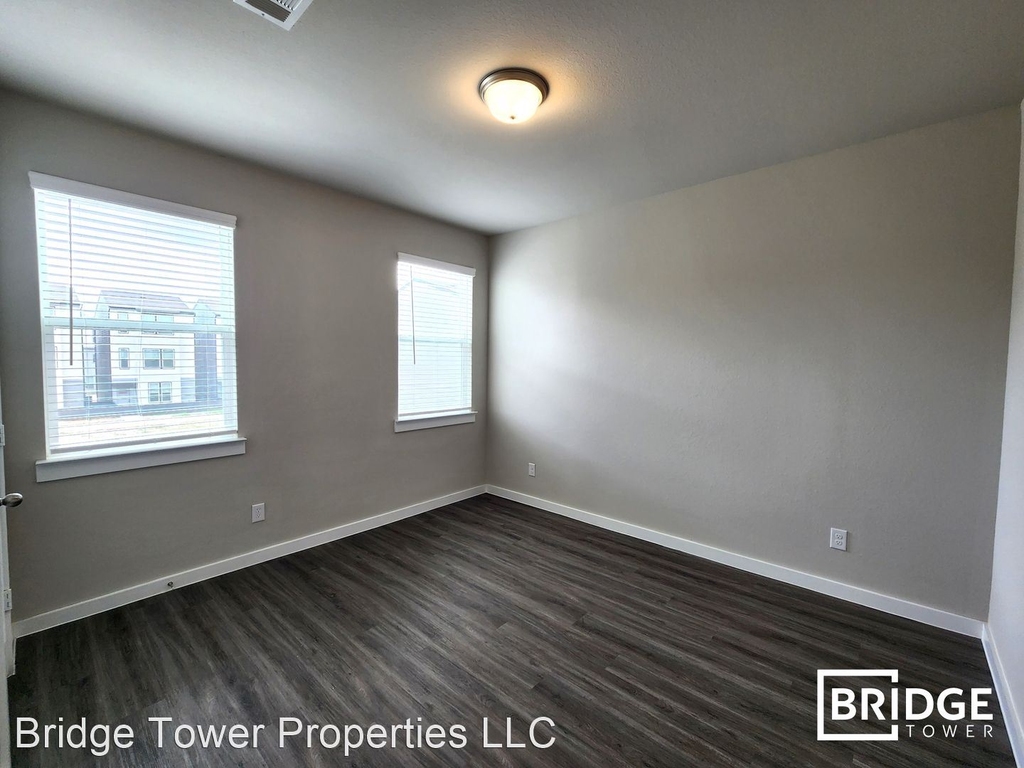 18508 Centro Row - Photo 11