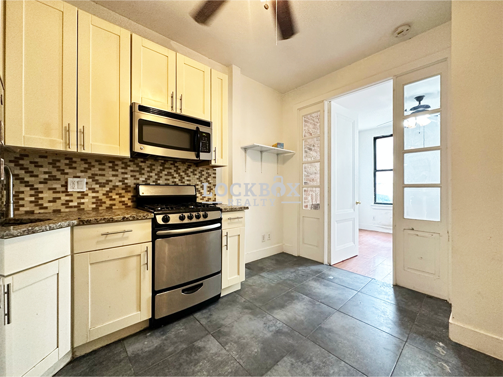 290 Harman Street - Photo 1