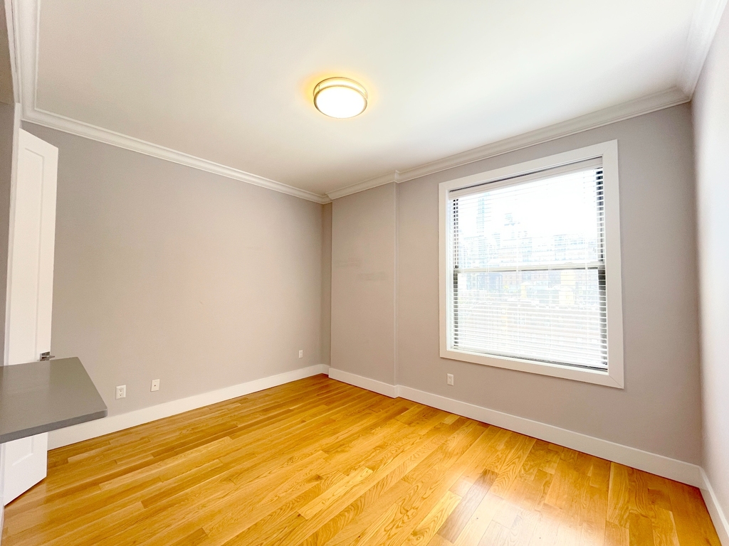 252 West 76th Street - Photo 1