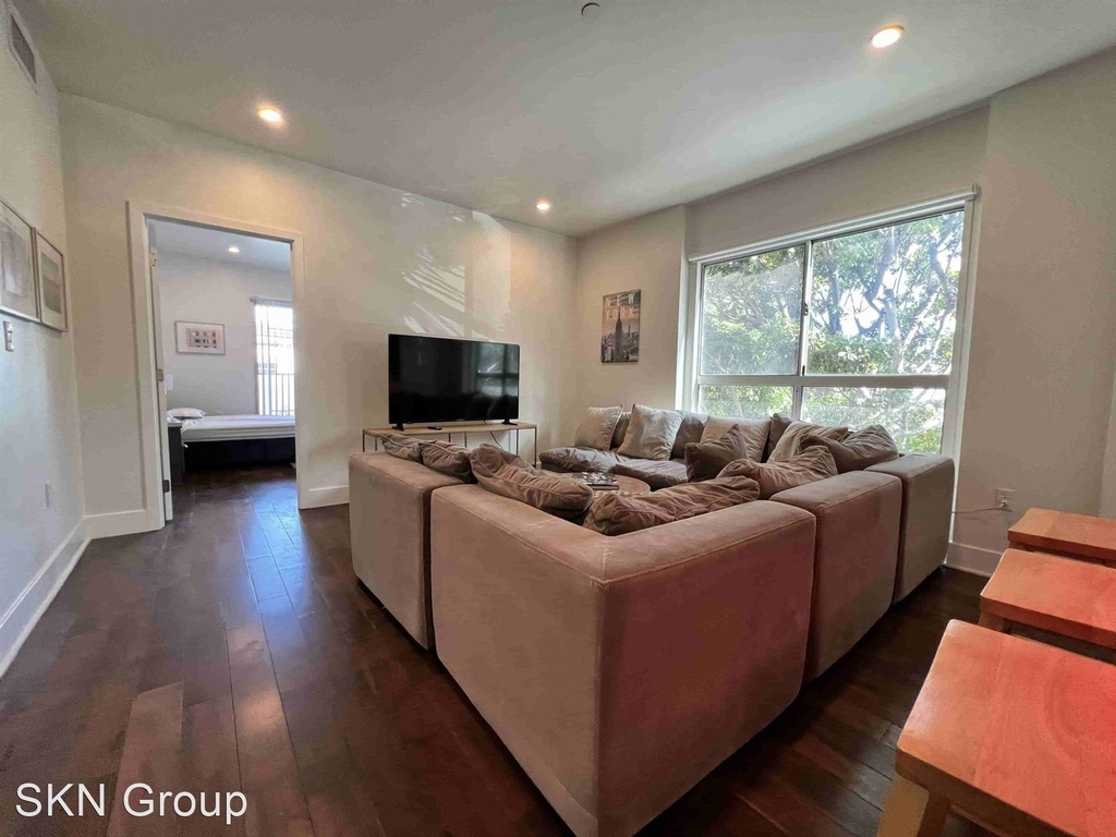 1735 N La Brea Ave. - Photo 13