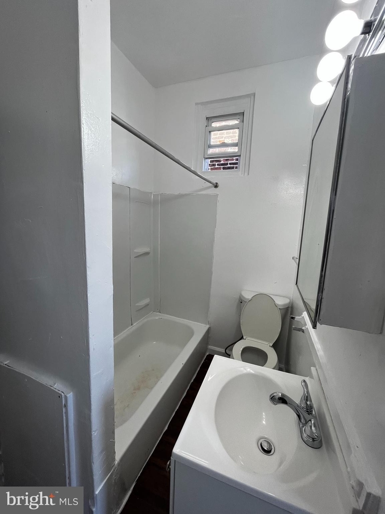 526 W Lehigh Avenue - Photo 4