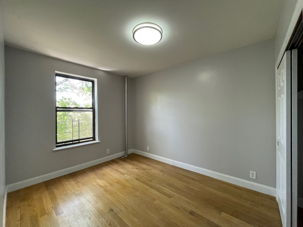 248 Wadsworth Avenue - Photo 1