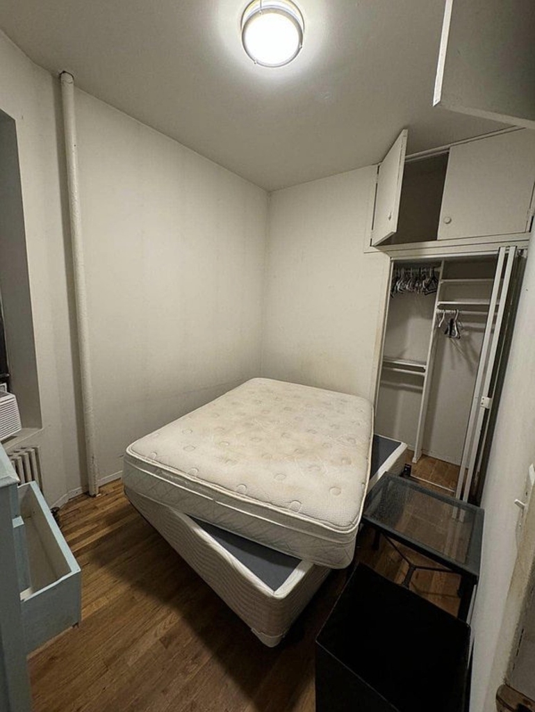 515 West 46th Street - Photo 6