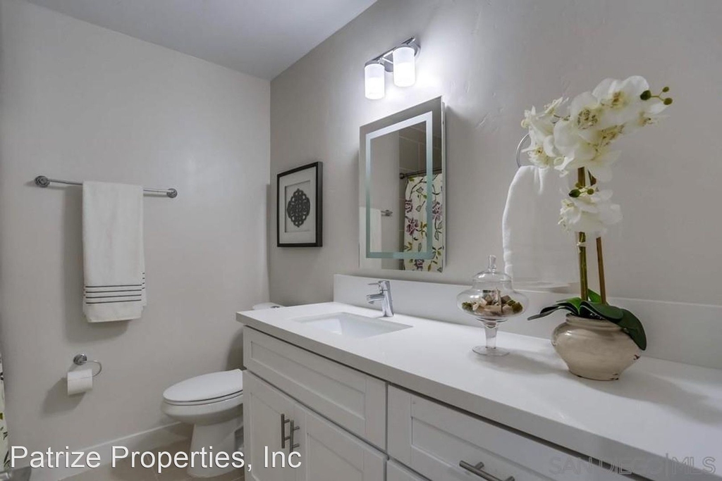 7520 Jerez Ct Unit E - Photo 18