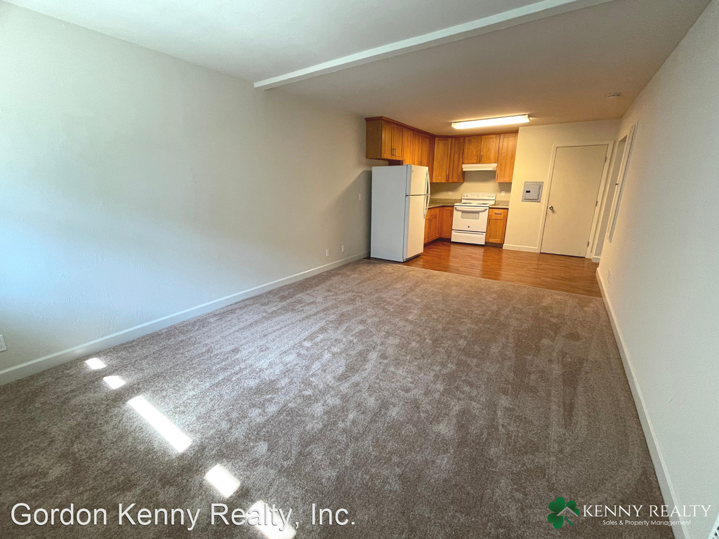 522 Mayfair Avenue - Photo 2