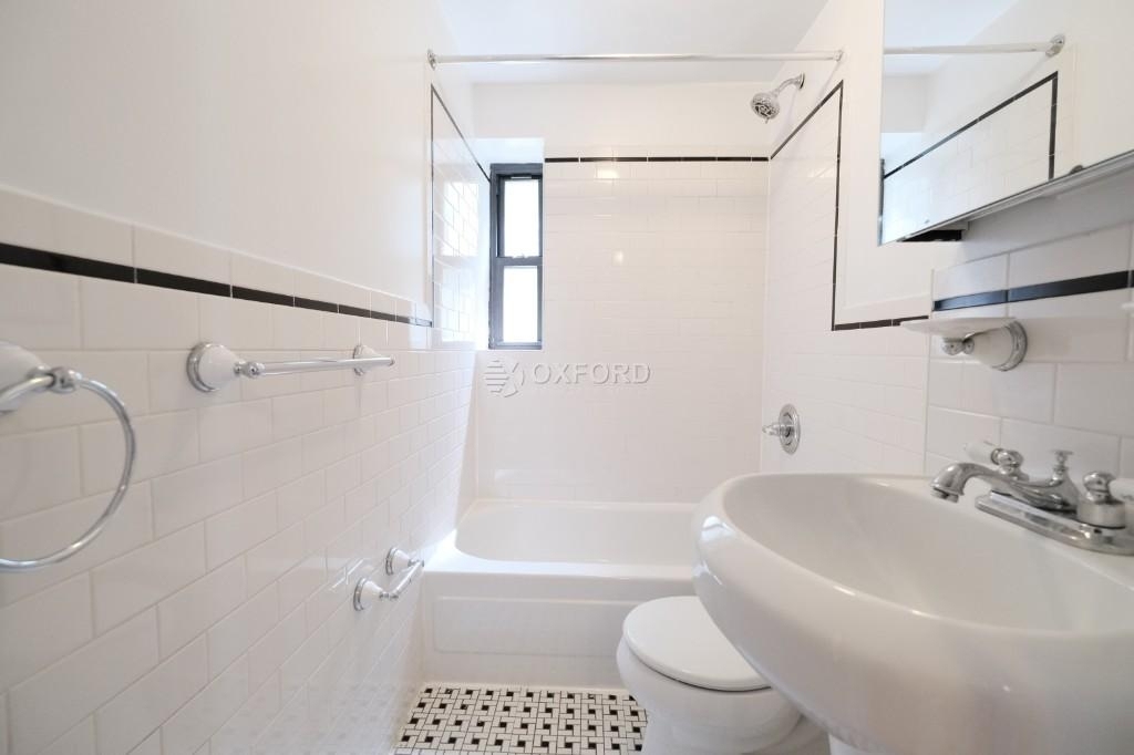 273 Mott Street - Photo 2