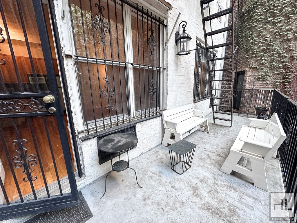 324 East 77 Street - Photo 1