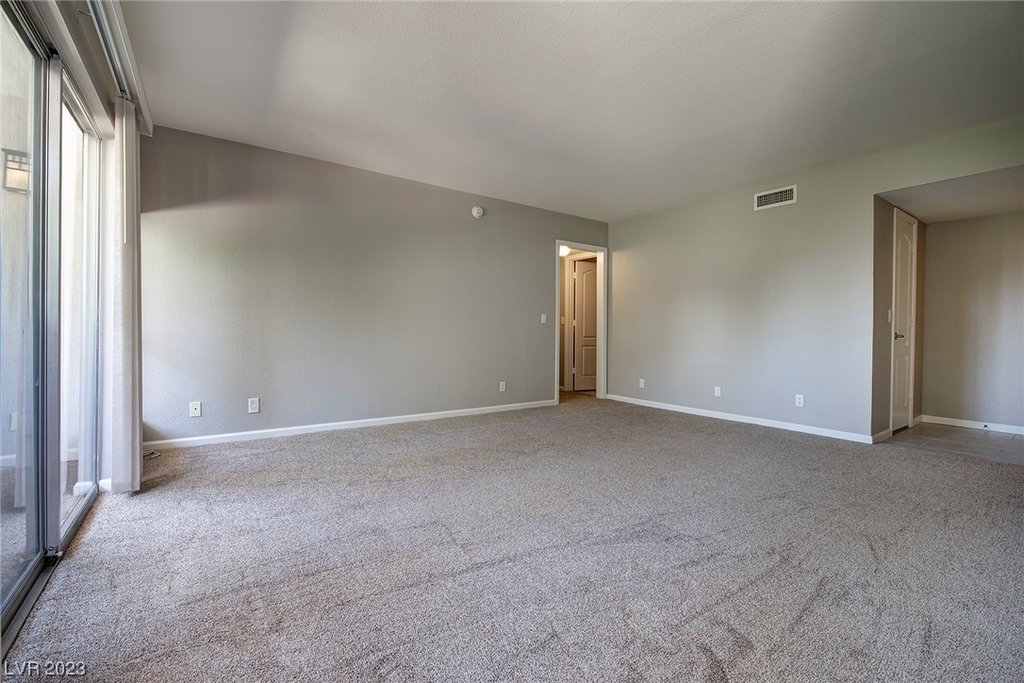 698 Oakmont Avenue - Photo 18