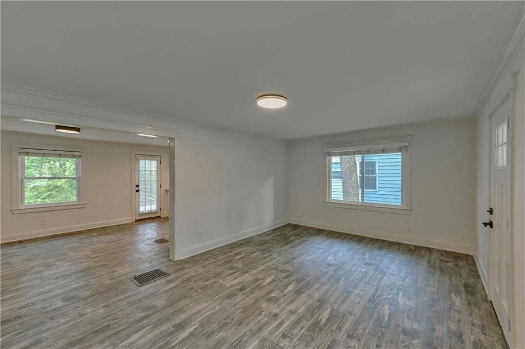 109 Wyman Street Se - Photo 3