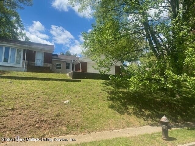 451 Howard Avenue - Photo 2