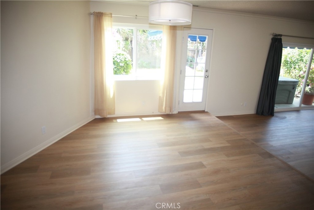 13932 Emelita Street - Photo 3