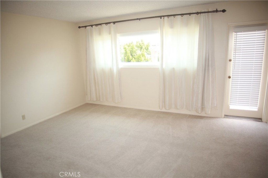 13932 Emelita Street - Photo 10