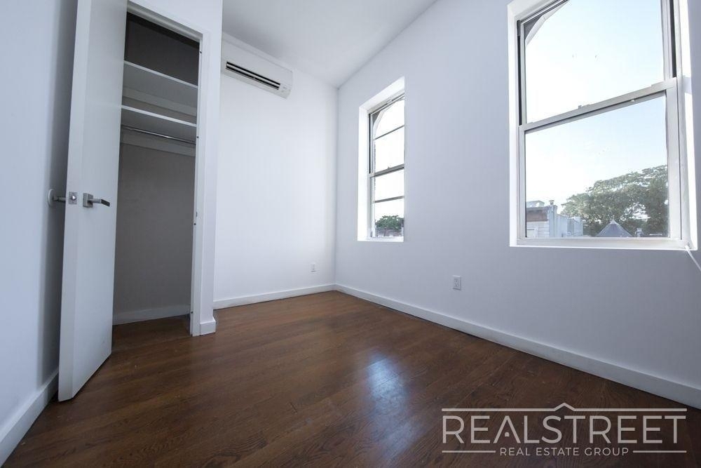 890 Jefferson Avenue - Photo 5