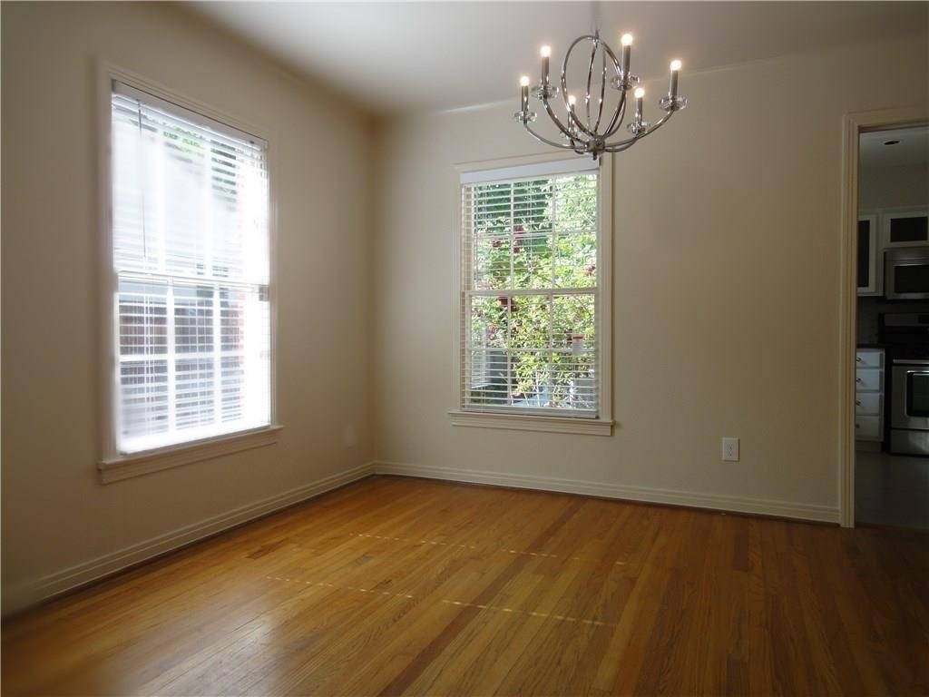 6259 Kenwood Avenue - Photo 2