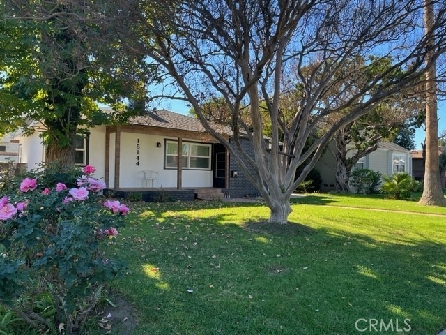 15144 Martha Street - Photo 3