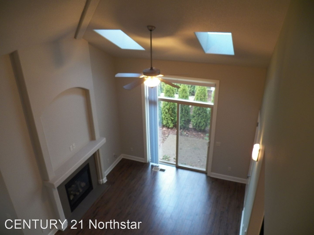11025 Sw 37th Ave. - Photo 1