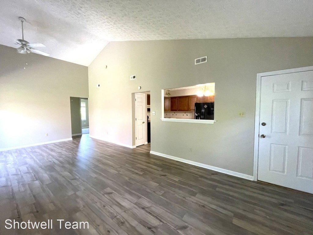 1604 Clearbrook Dr - Photo 1