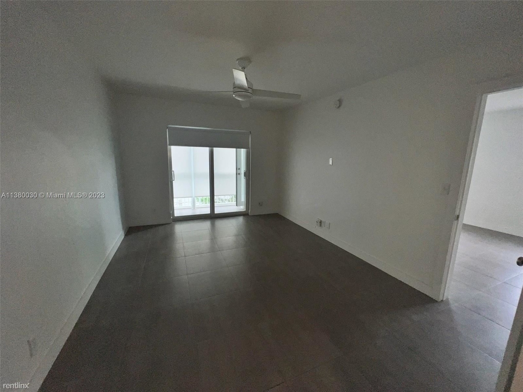 240 Galen Dr Apt 304 - Photo 3