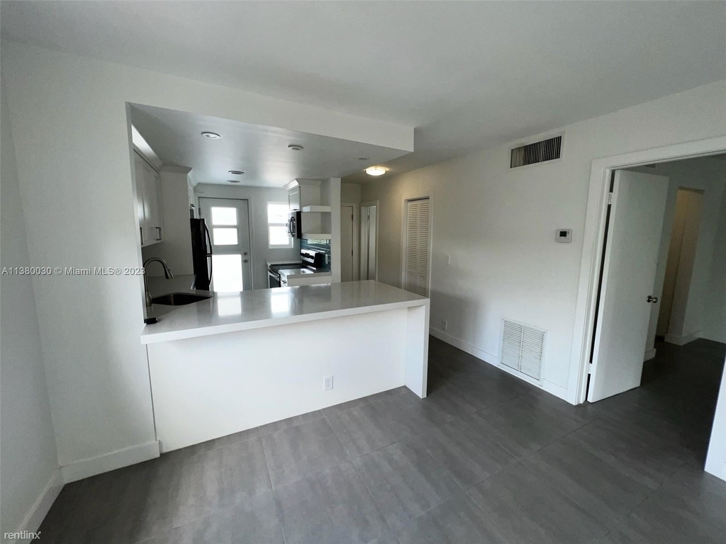 240 Galen Dr Apt 304 - Photo 13