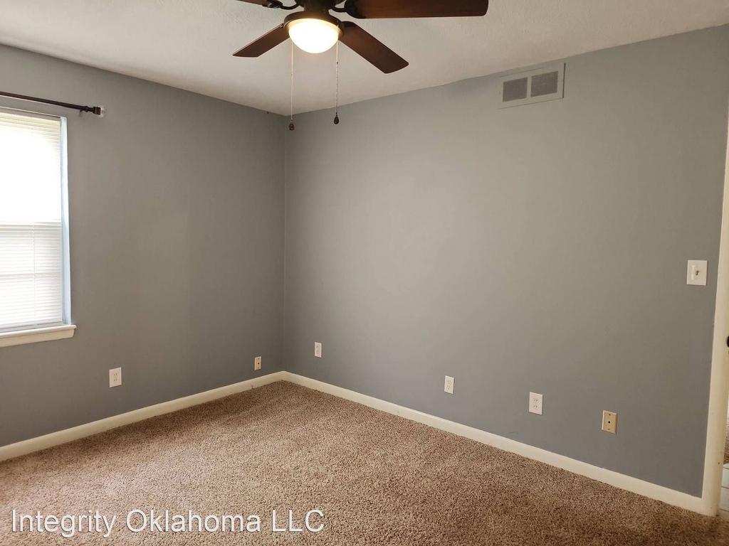 2741 Plymouth Lane - Photo 25