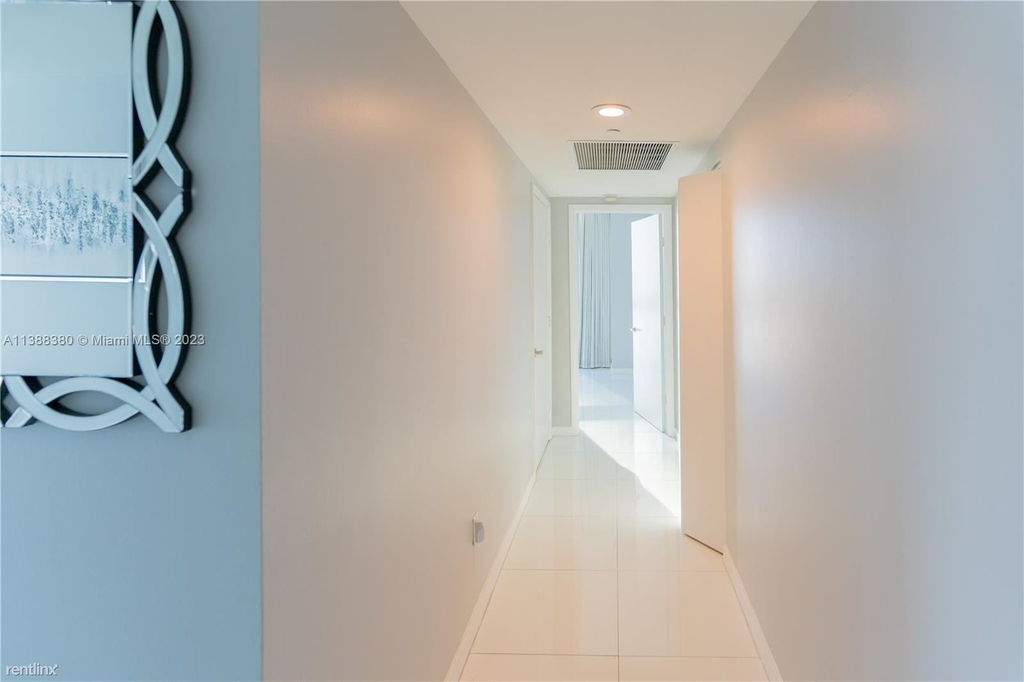 465 Brickell Ave Apt 4802 - Photo 4