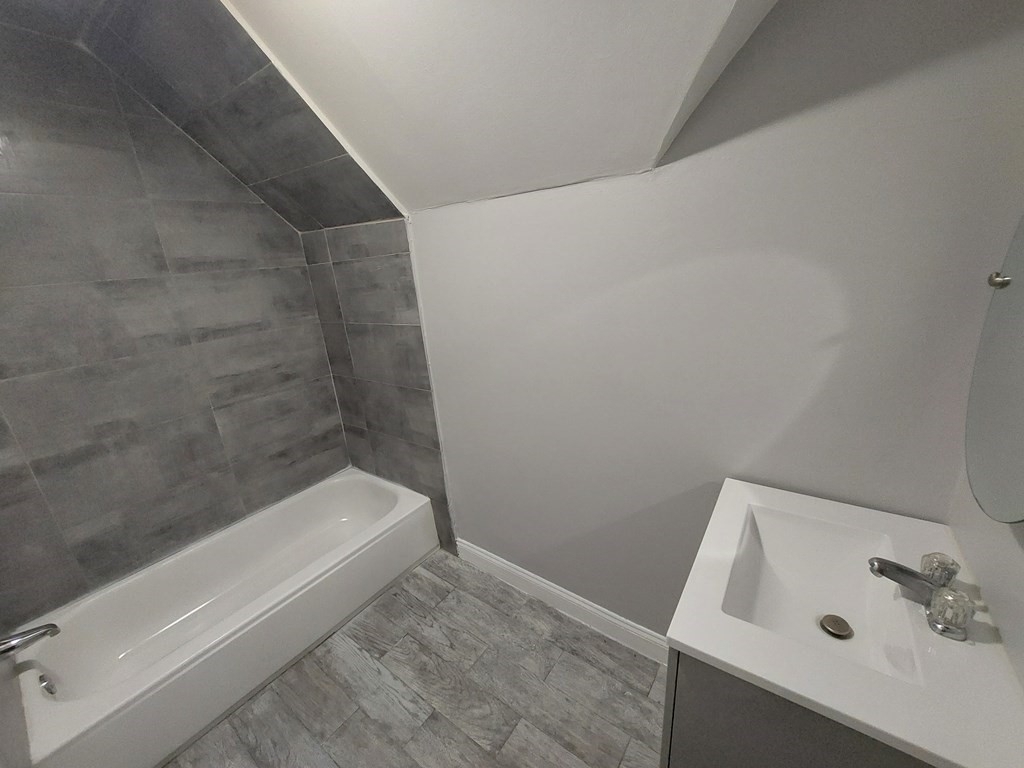 162 Newbury St - Photo 12