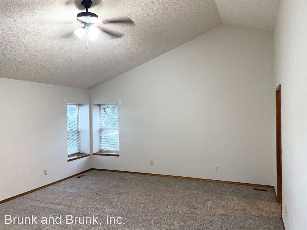 7815 Conifer Drive - Photo 13