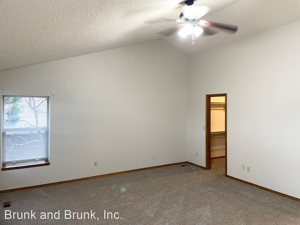 7815 Conifer Drive - Photo 11