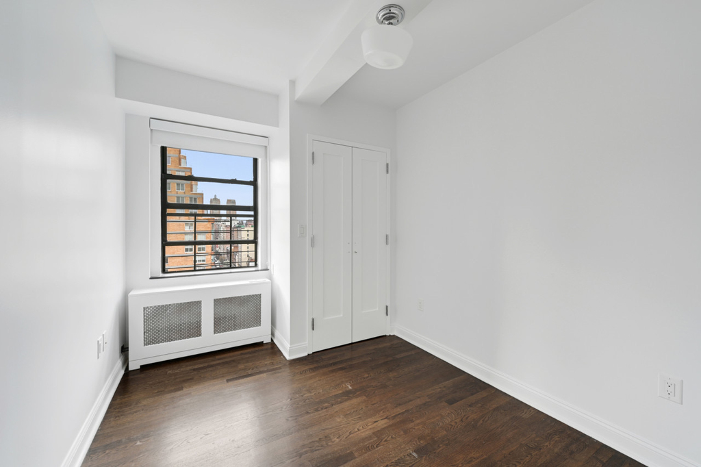 West 71st - Photo 5