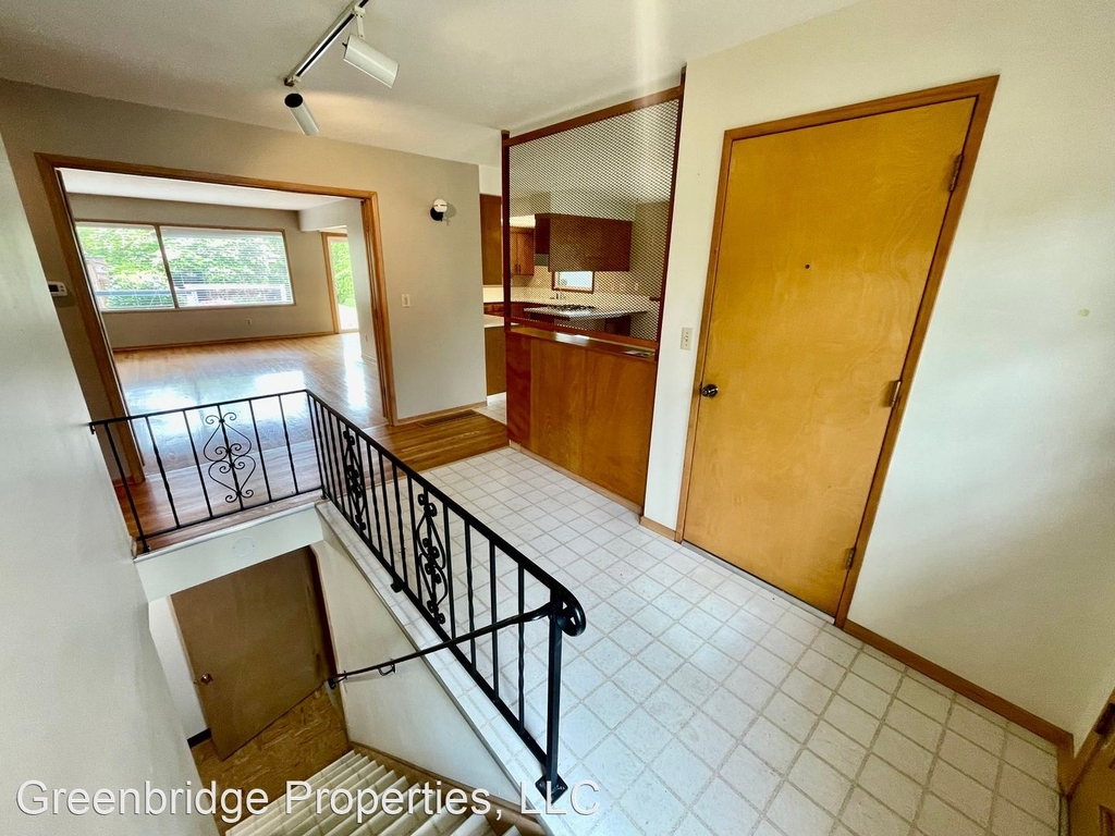 2037 Se 102nd Ave. - Photo 29