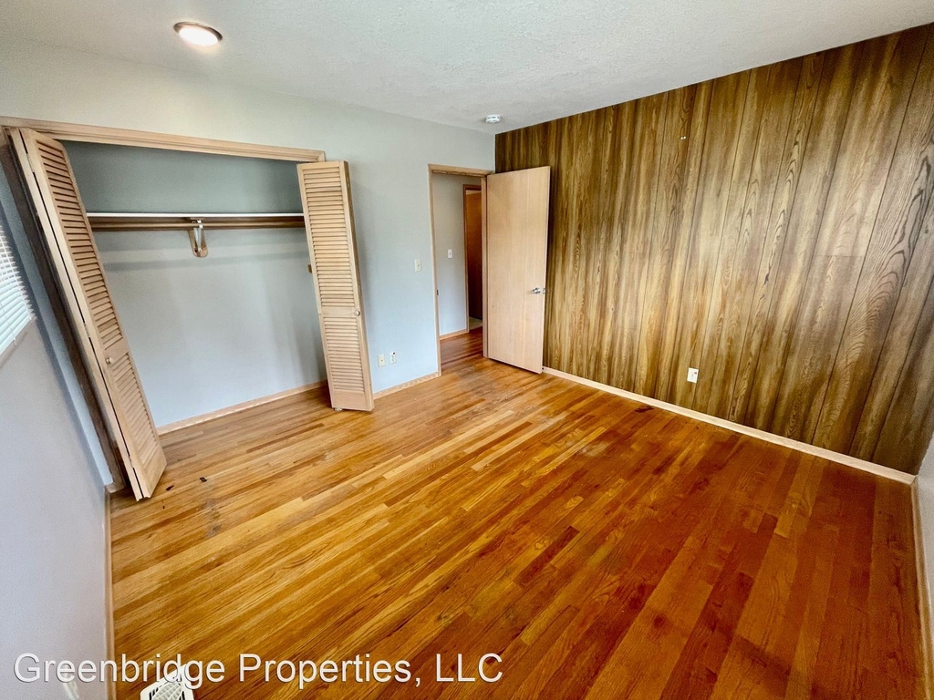 2037 Se 102nd Ave. - Photo 22