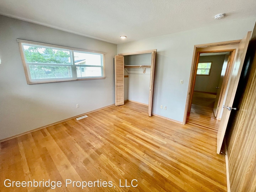 2037 Se 102nd Ave. - Photo 20