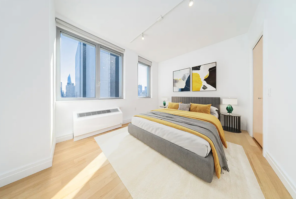 554 West 54th Street - Photo 2