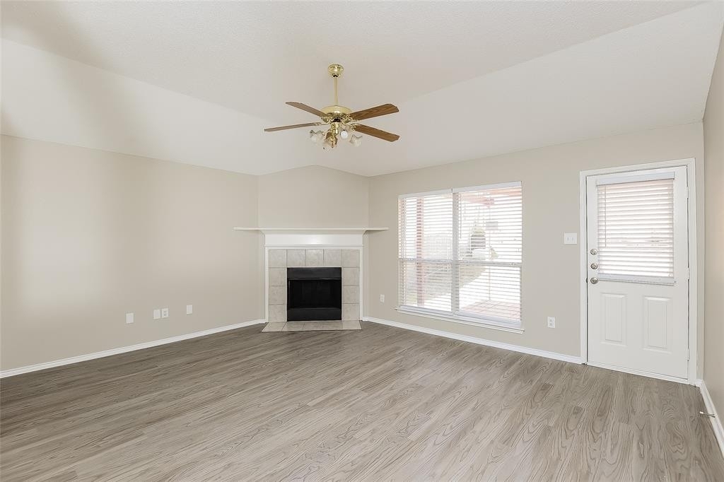 8645 Fountainview Terrace - Photo 3