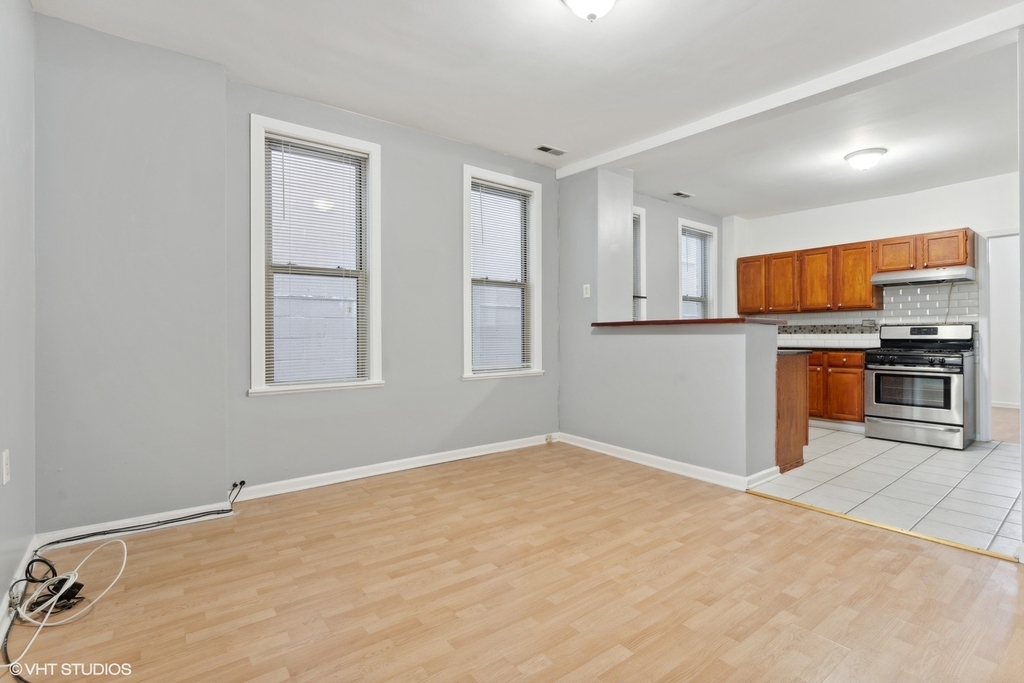 560 W 18th Street - Photo 1