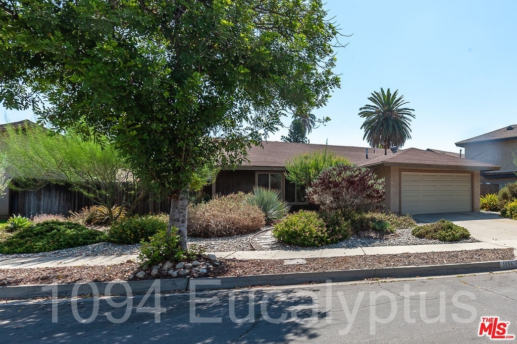 1094 Eucalyptus Ln - Photo 1