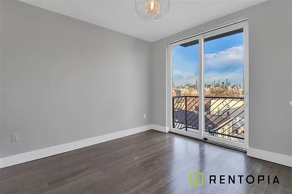 173 Conselyea Street - Photo 2