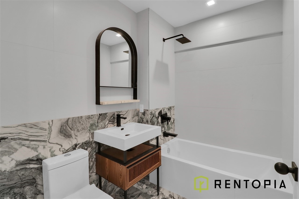 173 Conselyea Street - Photo 5