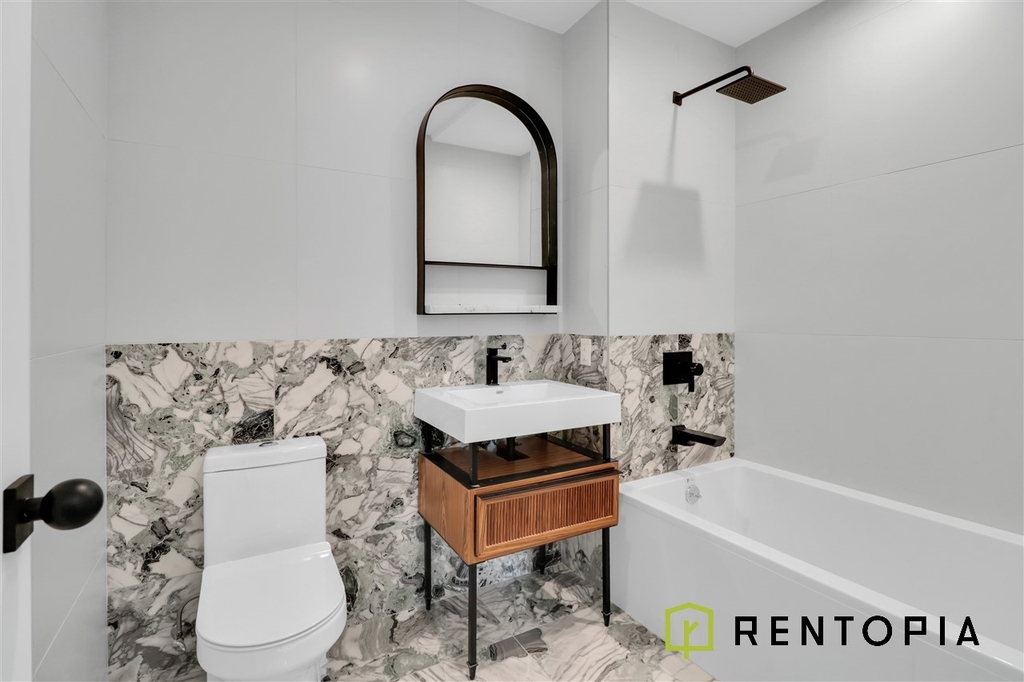173 Conselyea Street - Photo 4