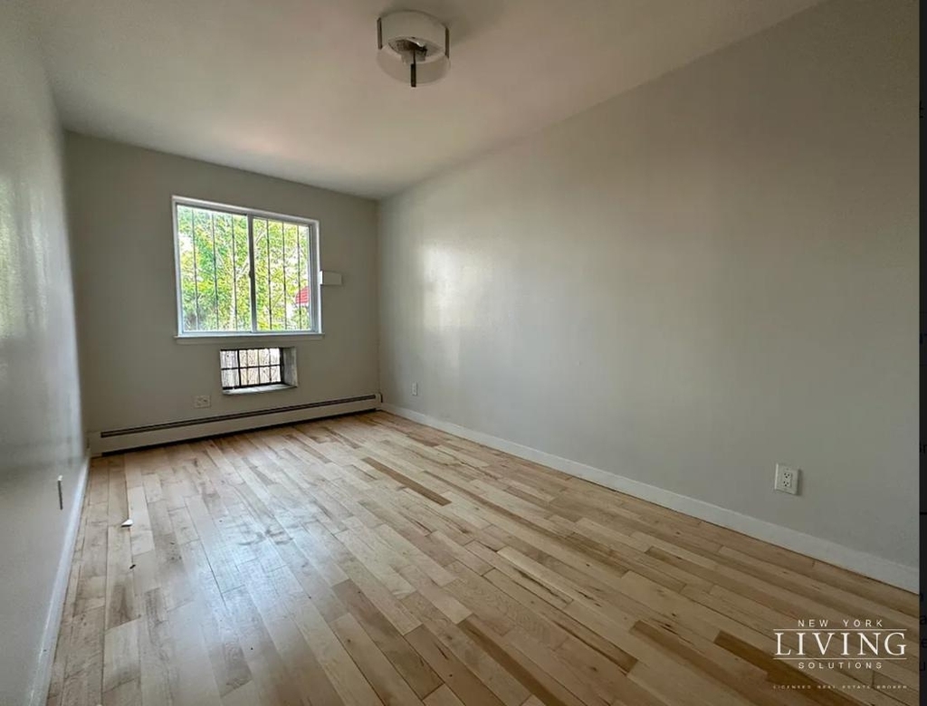 1170 Madison Street - Photo 2