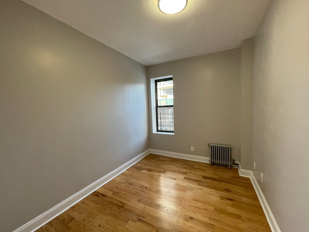 West 179th Street - Photo 8