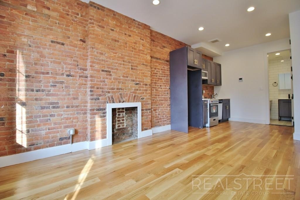 119 Ralph Ave - Photo 2